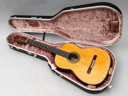 Guitarra de Salvador IBANEZ fabricada en Valencia 