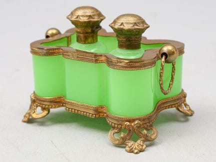 Estuche para perfumes que contiene dos frascos en 