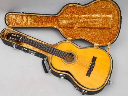 Guitarra clásica de Akio MIZUNO fabricada en 1964.