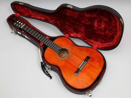 Guitarra clásica de Sakazo NAKADE fabricada en Tok