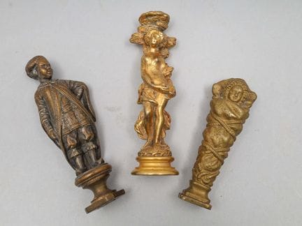 Conjunto de tres sellos o sellos de cera de bronce