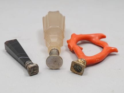 Conjunto de tres sellos de lacre o sellos de cera: