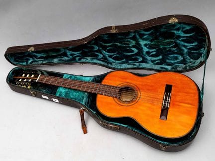 Guitarra clásica de Sakazo NAKADE fabricada en Tok