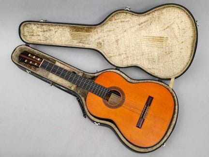 Guitarra clásica de Sakazo NAKADE fabricada en Tok