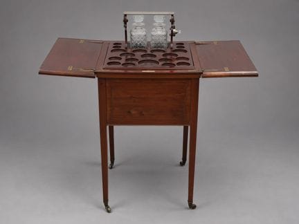 MAPPLE Co. Mueble de bar cuadrangular de caoba y c