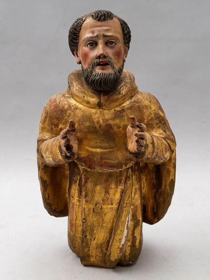 San Moine arrodillado, escultura de madera tallada