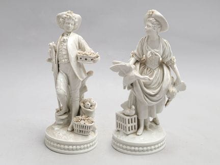 卡波迪蒙特（CAPODIMONTE）瓷厂 园丁与农妇 两件白釉瓷器 底部有标记 高：28.5和29厘