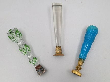 Conjunto de tres sellos o sellos de cera, con mang