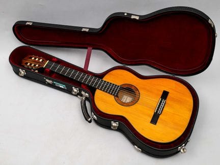 Guitarra clásica de Minezawa TAIZO fabricada en Na