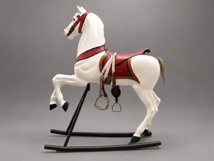 Caballo de tiovivo balancín de madera pintada y ba