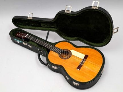 Guitarra flamenca de Modesto BORREGUERO fabricada 