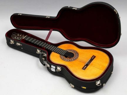 Guitarra clásica al estilo de la escuela de Valenc