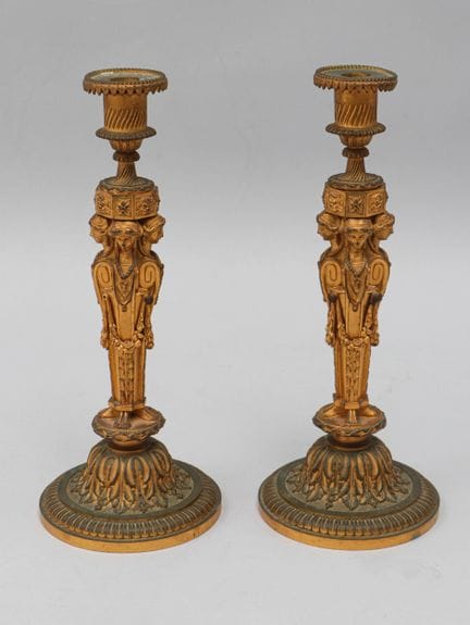 MARNYHAC en París. Par de candelabros de bronce ci