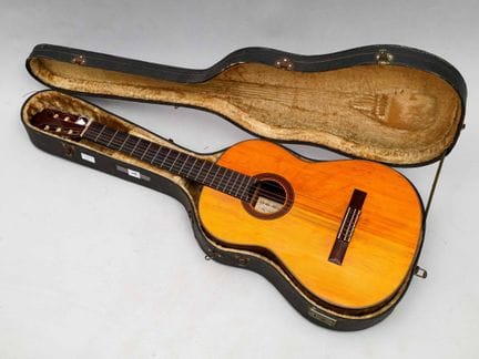 Guitarra clásica de Teruaki NAKADE fabricada en To