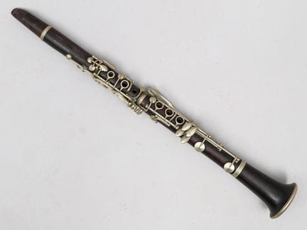 Clarinete en do mayor, de madera de granadilla, si