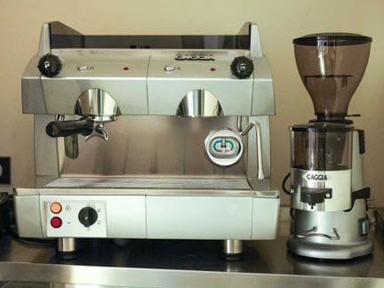 GAGGIA
Cafetera de filtro y molinillo de café