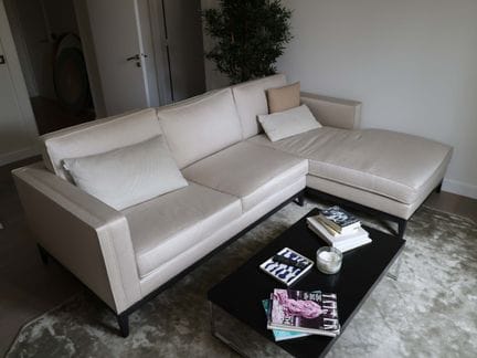 Sofá esquinero de tela beige
Altura: 92 cm - Longi