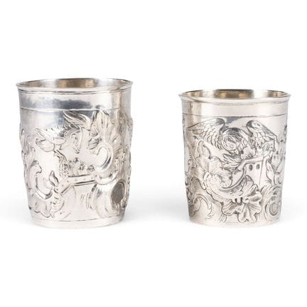 DOS VASOS BARROCOS DE PLATA CON ÁGUILAS. Rusia, Mo