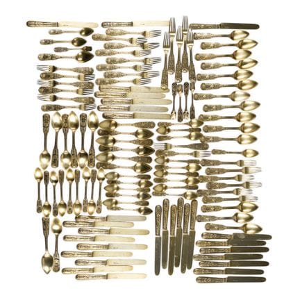 A 118-PIECE SILVER FLATWARE SERVICE WITH FAMILY CO
