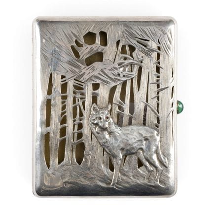 Una pitillera de plata con un lobo. Rusa, Moscú, 1