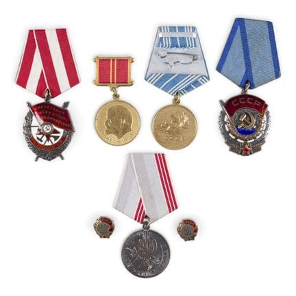 COLLEZIONE DI SETTE MEDAGLIE, ORDINI E DISTINTIVI 