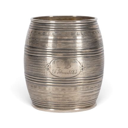 VASO DE PLATA CON FORMA DE BARRIL. Rusia, San Pete