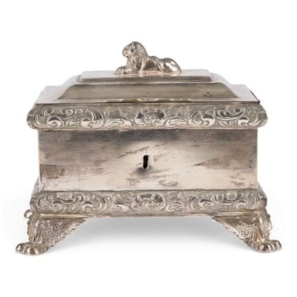 AZUCARERO DE PLATA CON UN LEÓN. Varsovia, W. Luthe