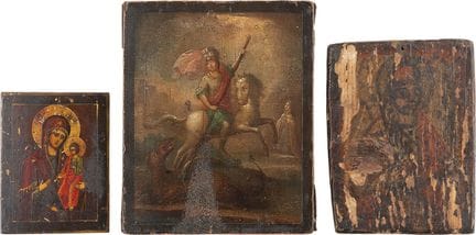 TRES PEQUEÑOS ICONOS QUE REPRESENTAN A LA MADRE DE