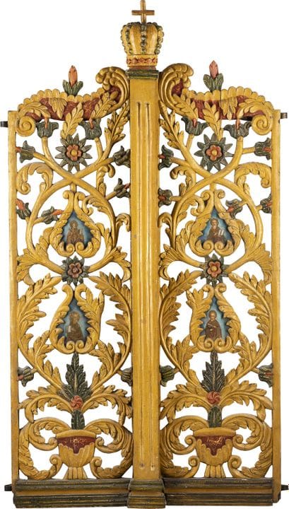 UN PAR DE PUERTAS REALES DE UN ICONOSTASIS DE IGLE