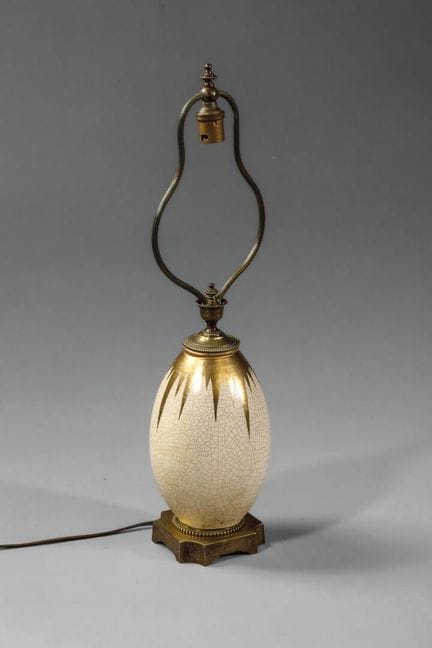 SAMARA 
Vase ovoïde monté en lampe en céramique cr