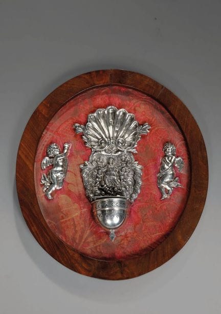 Bénitier d'applique en argent à décor de l'Ascensi