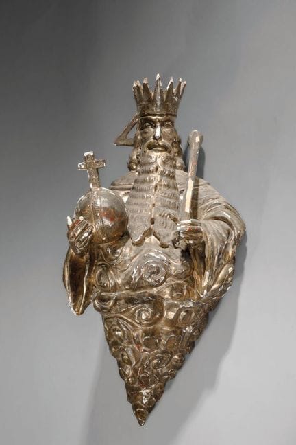 "Gloria Mundi", bois sculpté anciennement doré.
Sc