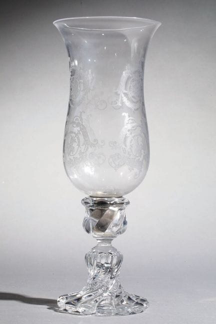 BACCARAT
Photophore en cristal à piètement à côtes