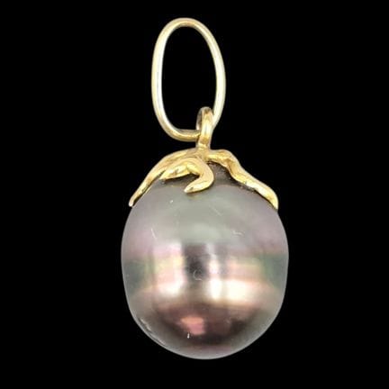 Pendentif en or jaune 750°° ornée d' une perle de 