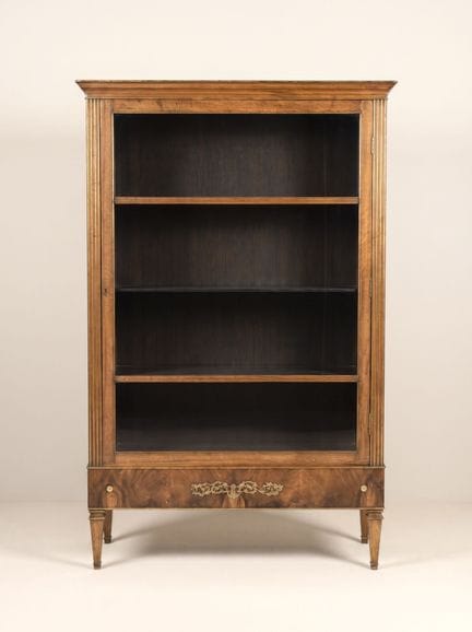 STILE LUIGI XVI
Vetrina in legno e ottone dorato, 