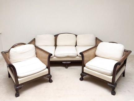 ²
TRAVAIL DE STYLE ASIATIQUE DU XXe SIECLE
Mobilie