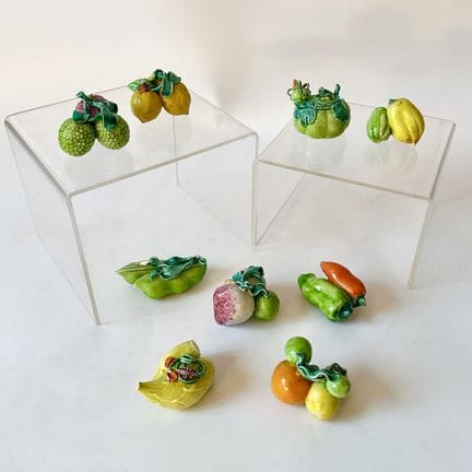 Set aus kleinen Früchten und Gemüsestücken aus meh
