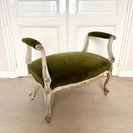 EPOQUE LOUIS XV
Petite banquette d'appoint en bois