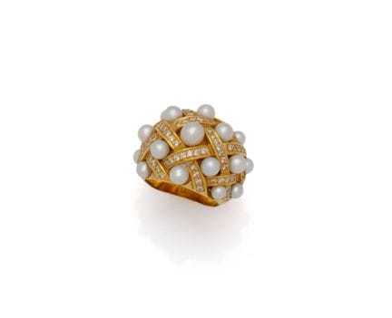 BAGUE DOME en or jaune 18K (750/1000) à motif mate