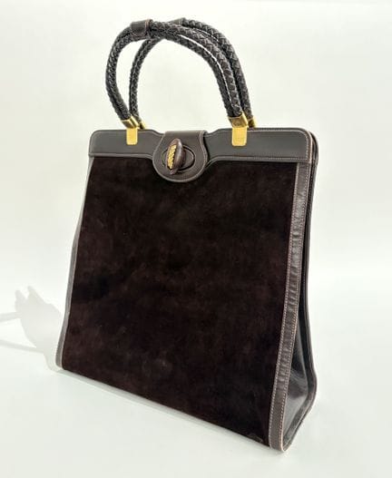 GUCCI 
Borsa shopping da 36 cm, in camoscio e pell