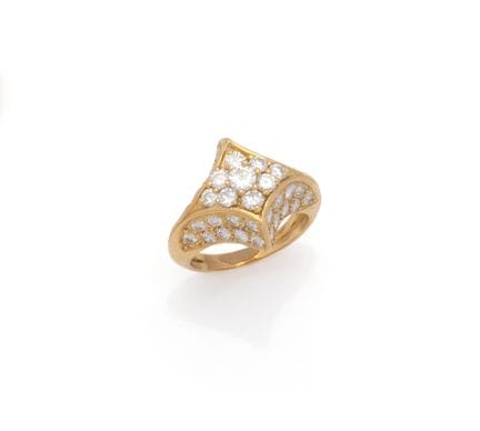BAGUE en or jaune 18K (750/1000) de forme losangée