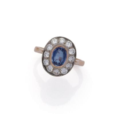 BAGUE en or 2 tons (585/1000) ornée d’un saphir ov