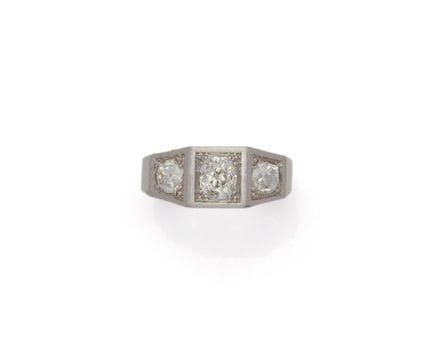 ANELLO ART DÉCO in stile giarrettiera in platino (