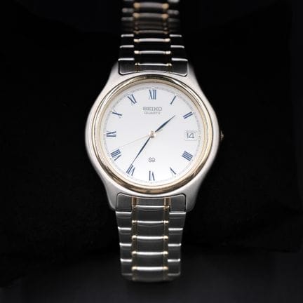 SEIKO
Montre bracelet en acier, index chiffres rom