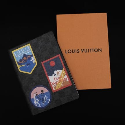 LOUIS VUITTON 
Notebook, "Damier Graphite Alpes" m