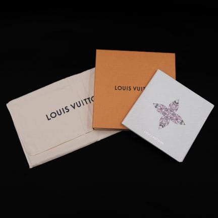 LOUIS VUITTON 
"LV Colors" coloring book, with a w