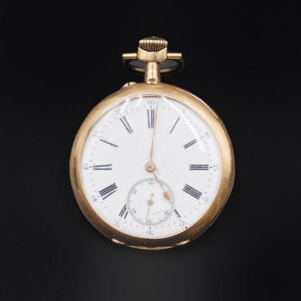 Pocket watch with a case, double back, and clasp i