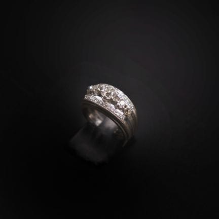 Anello con montatura in oro bianco 18 carati (750°