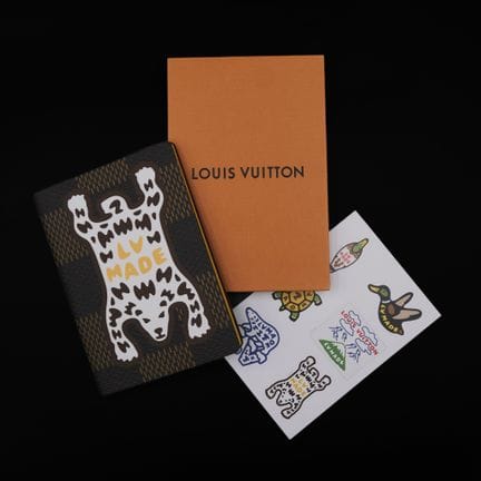 LOUIS VUITTON 
Carnet de notes, modèle "Nigo Cléme