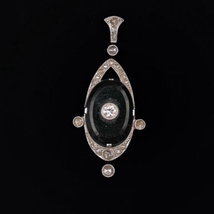 Collier en platine (950°/°°) et son pendentif en p